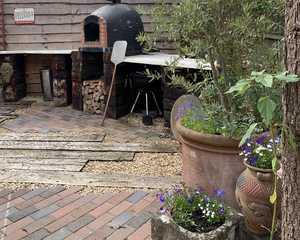 pizza oven with terracotta pots