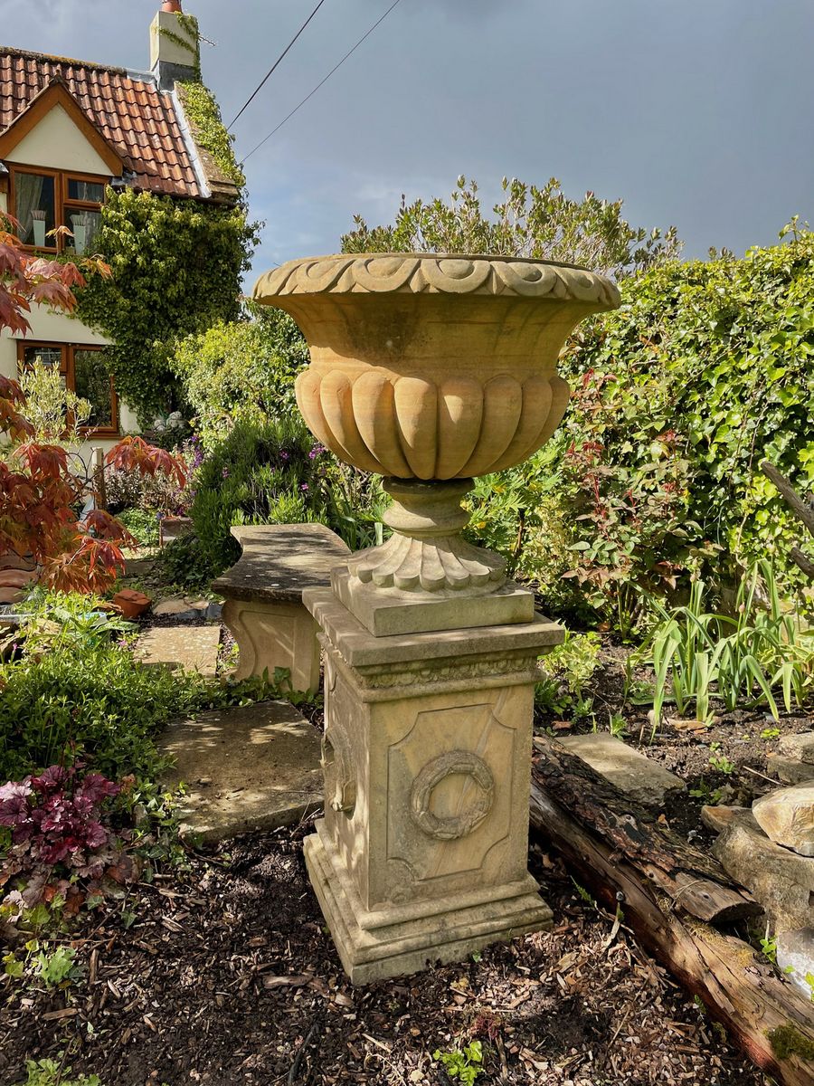 Sandstone Urn2.jpg Sandstone Urn2.jpg