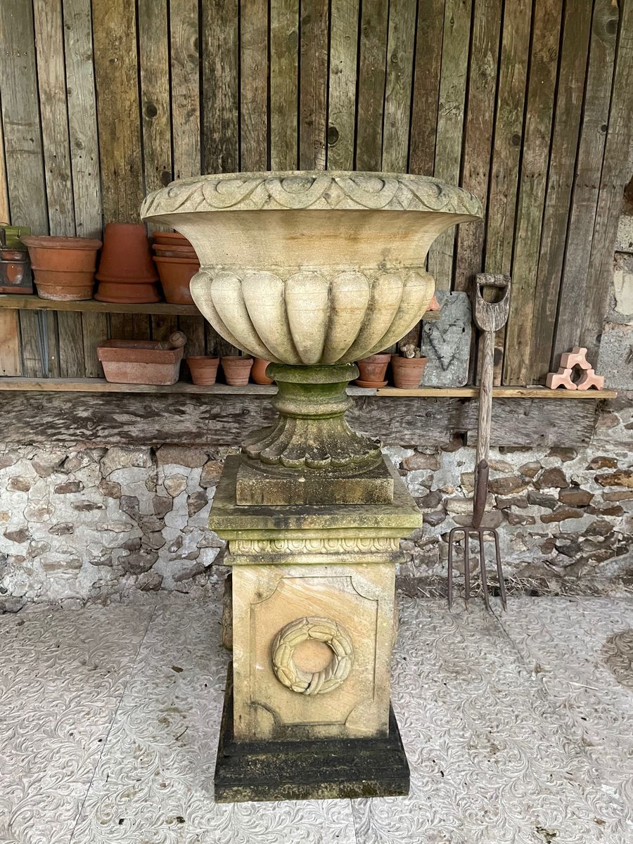 Sandstone Urn.jpg Sandstone Urn.jpg