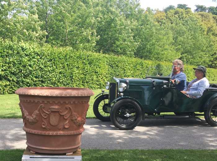 extra large pot granduca with motor car