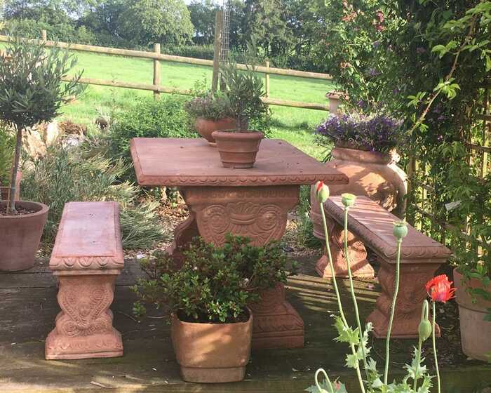 galestro clat table and bench